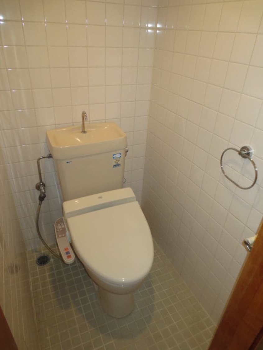 トイレ 空港・リブレ大阪屋