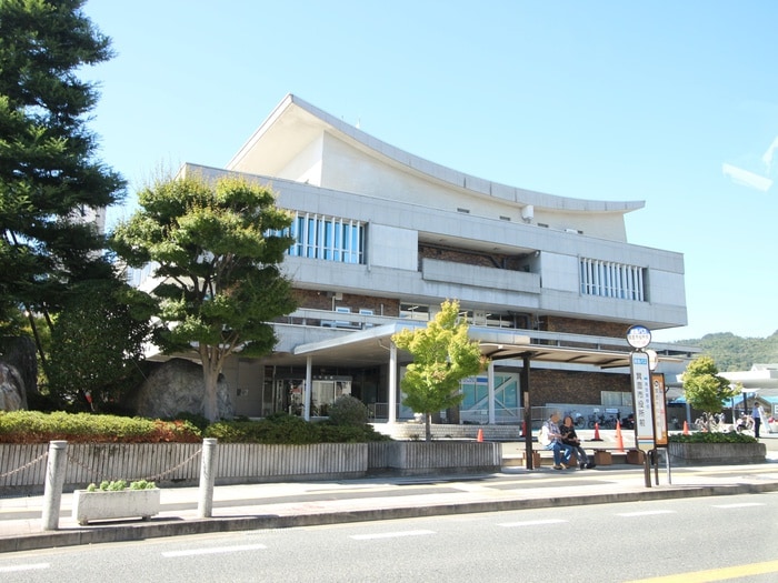 箕面市役所(役所)まで993m アメ－ジングエステ－トⅡ