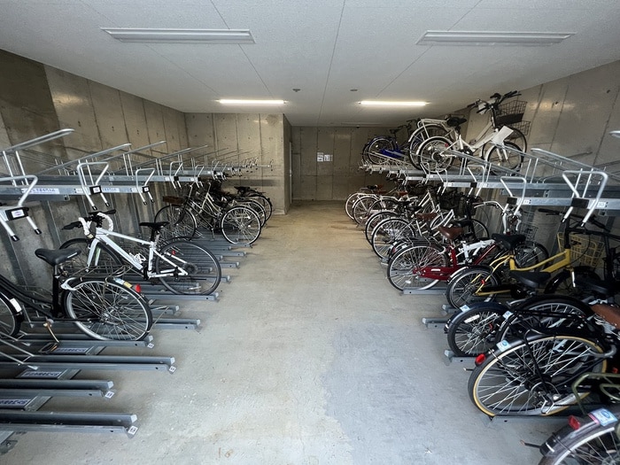 駐輪場 Airport Front ASD