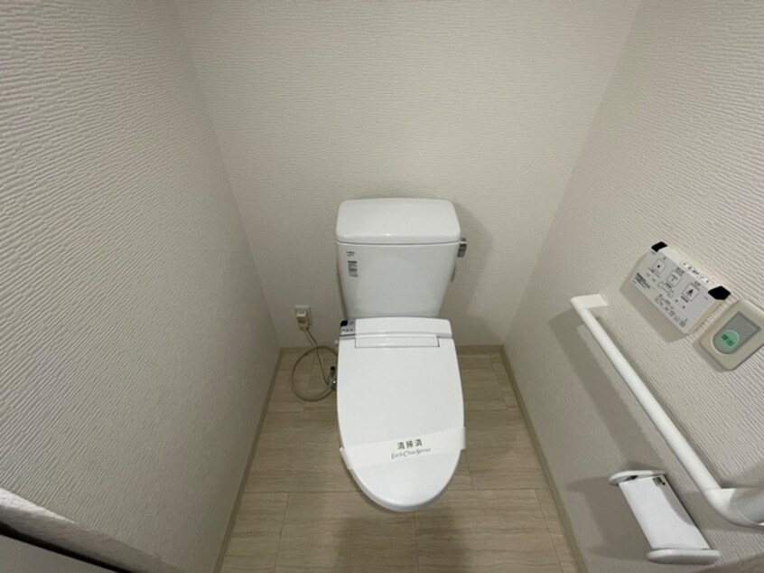 トイレ ラ･ファミリア山坂