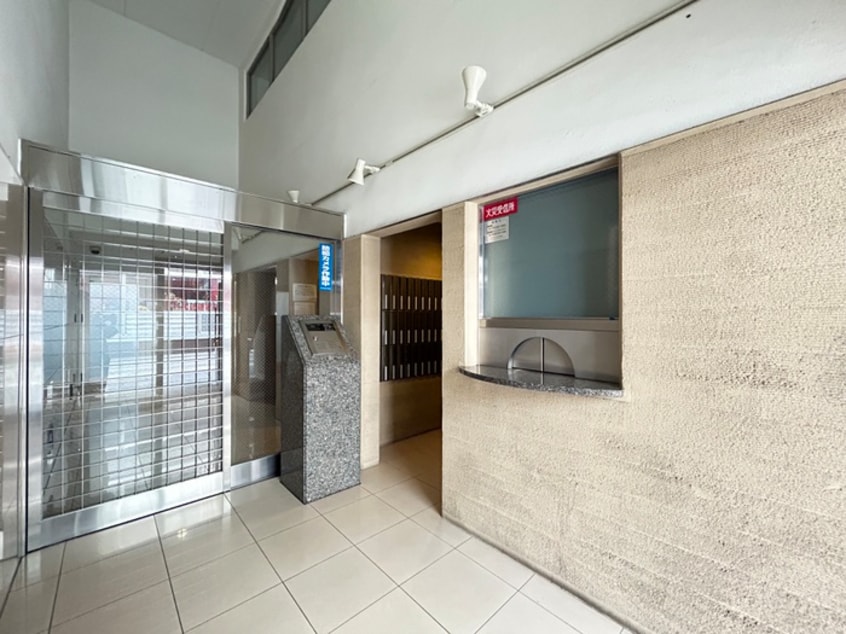 エントランス部分 グランドパレス西大路