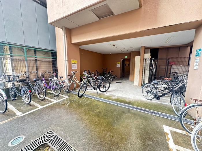 駐輪場 ヴィストリア立売堀