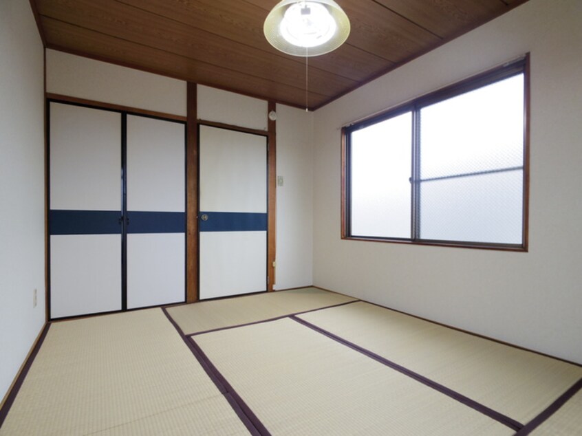 居室 吉川ハイツ