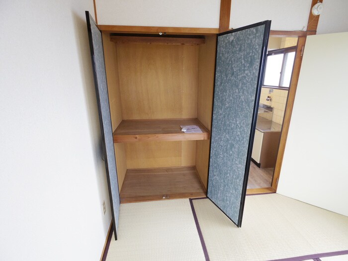 収納 吉川ハイツ