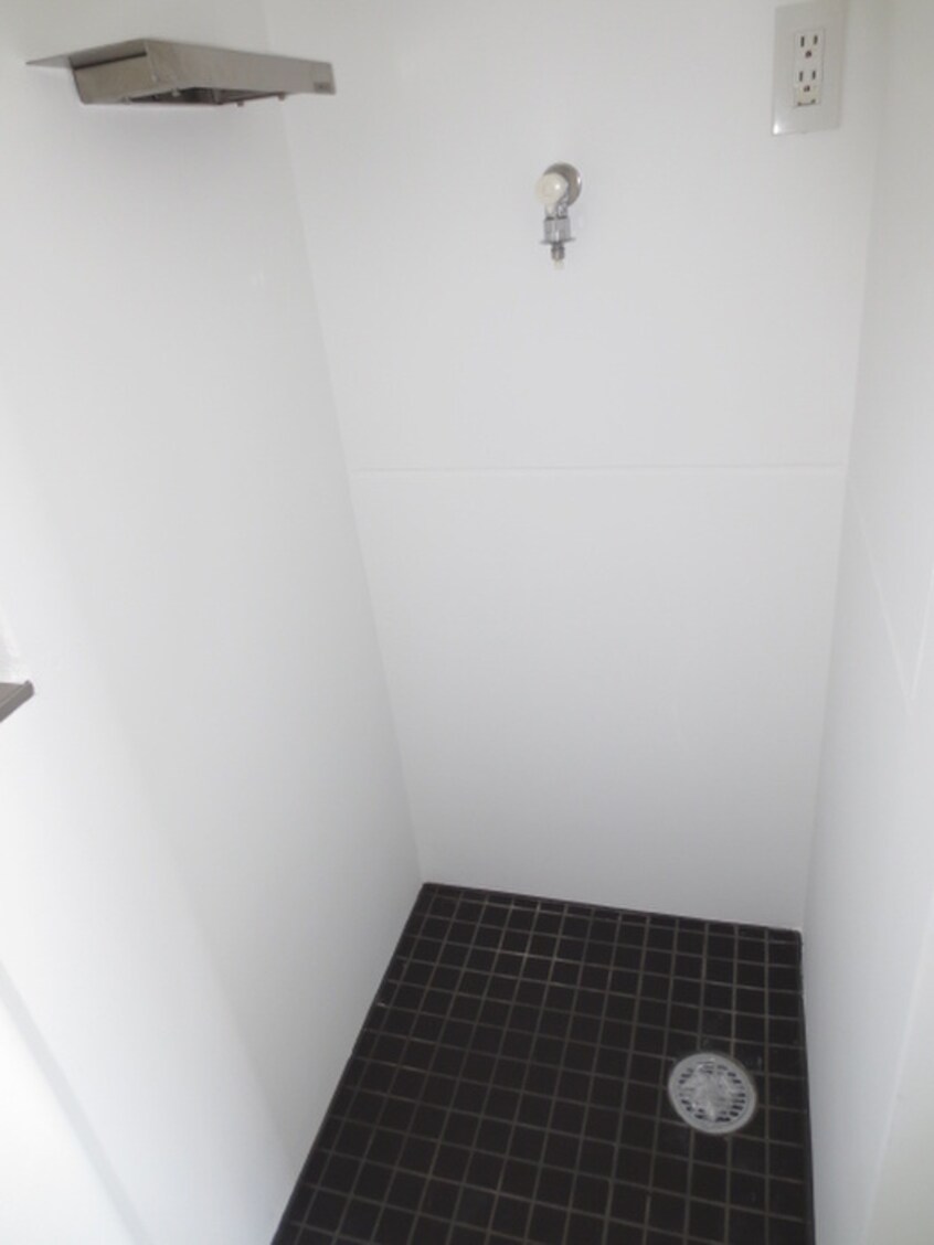 洗濯機置場 是空ＮＡＮＢＡ　ＮＩＳＨＩ