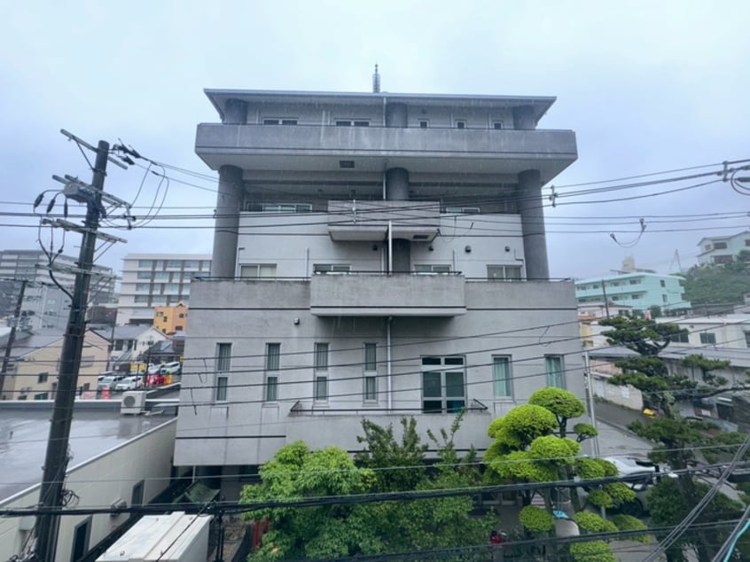 室内からの展望 藤の棚ハイツ