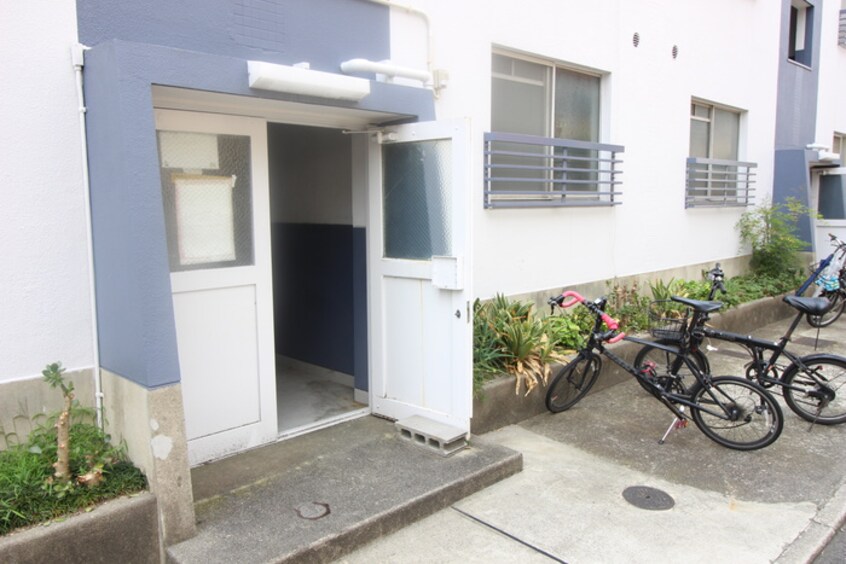 エントランス部分 スリースターマンション