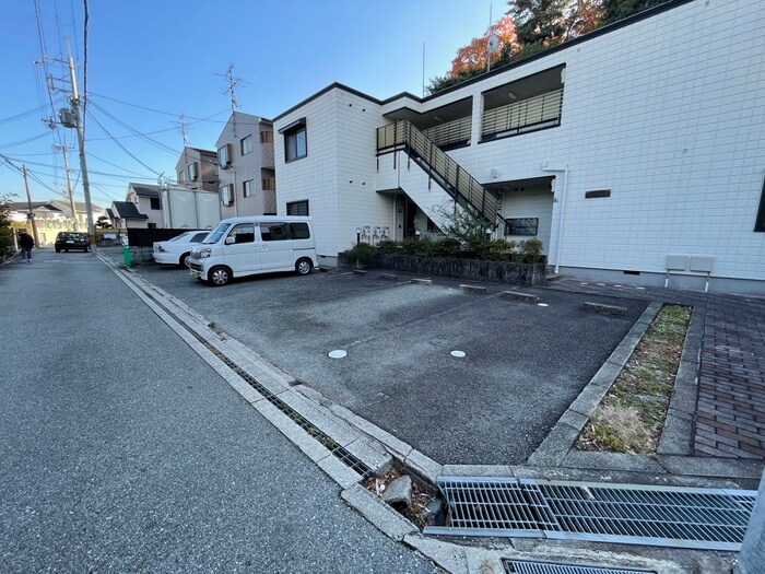 駐車場 グランベ－ル宝塚