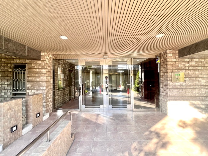 エントランス部分 ネバーランド香櫨園(302)