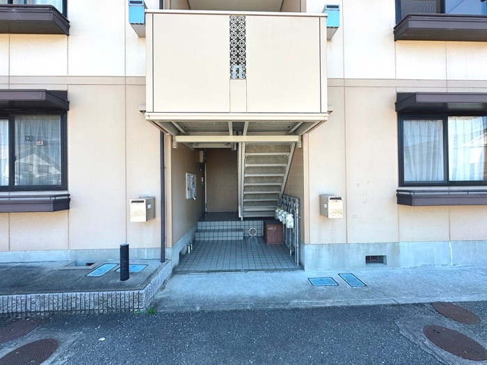 エントランス部分 サニ－ハイツフミＢ棟