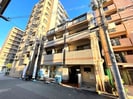 ﾗｲｵﾝｽﾞﾏﾝｼｮﾝ六甲道（３０４）の外観