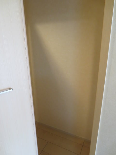 収納 ボナ－ル逆瀬川