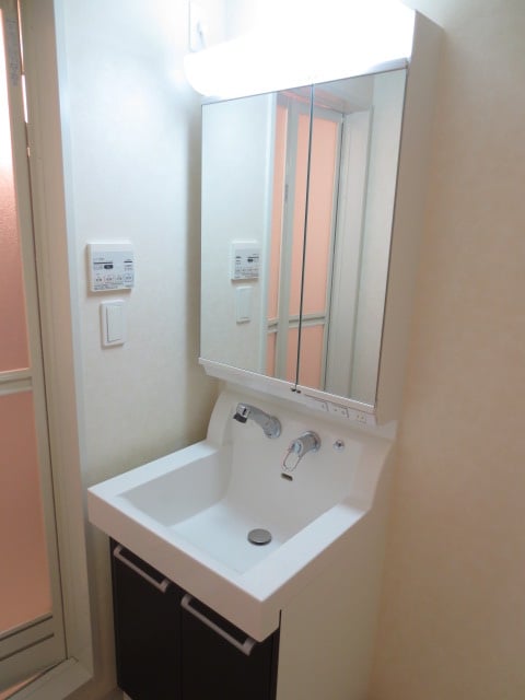 洗面 ボナ－ル逆瀬川