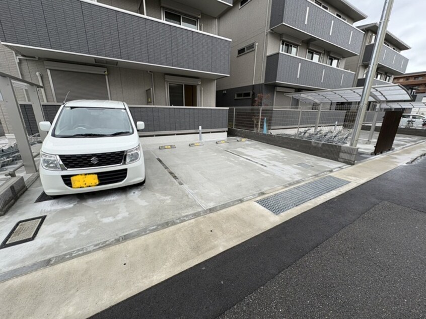 駐車場 GRAMM桂北滝川C棟