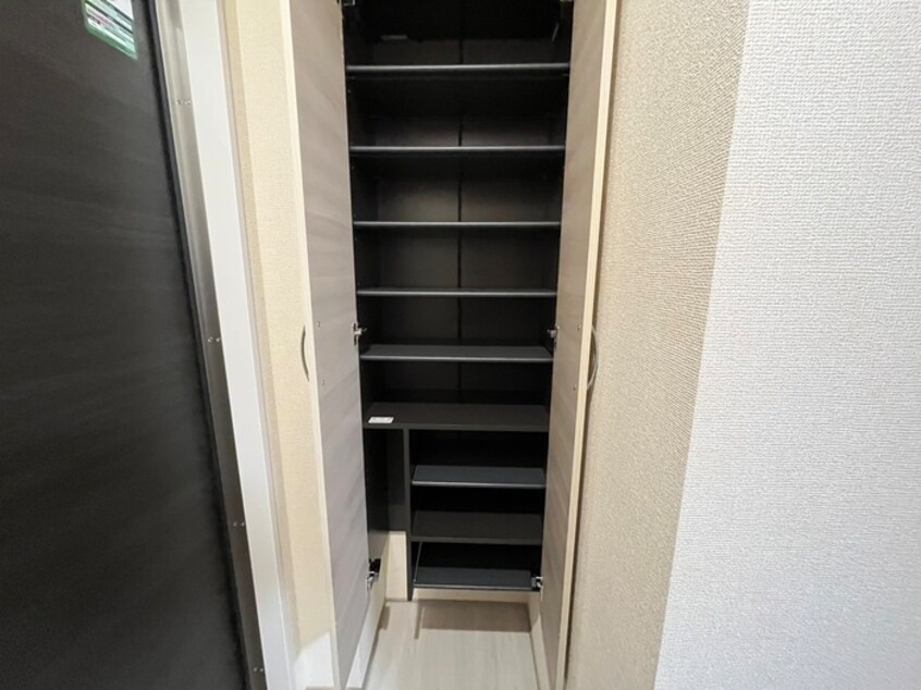 靴箱 GRAMM桂北滝川C棟