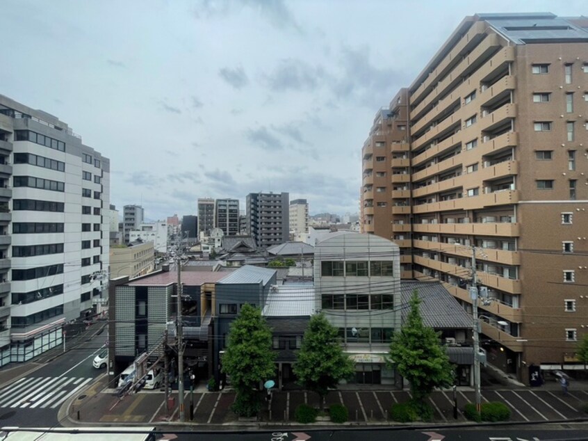 室内からの展望 ﾘ-ｶﾞﾙ京都四条河原町通り(603)