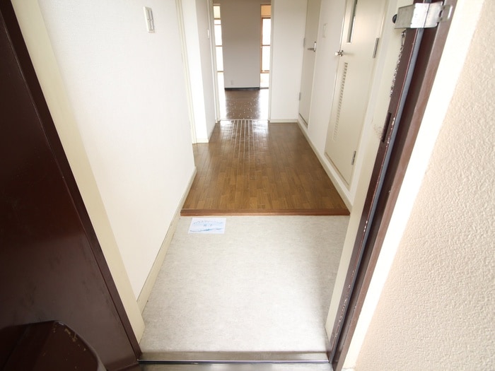 玄関 フィオーレ中井