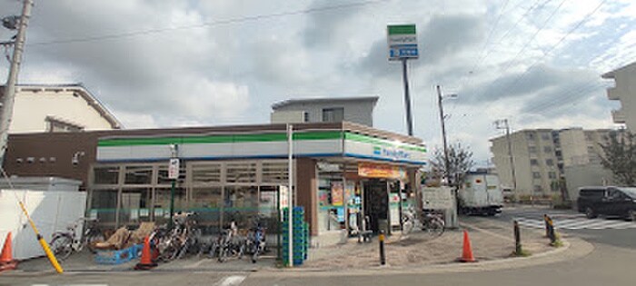 ファミリーマート井高野駅前店(コンビニ)まで220m Jinパレス井高野