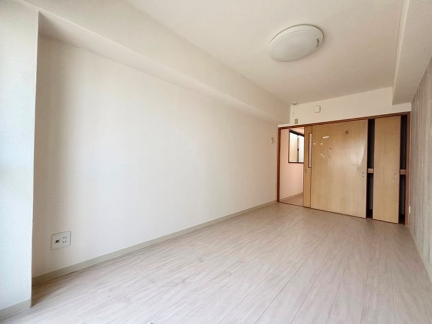 居室 プルシャン西淡路