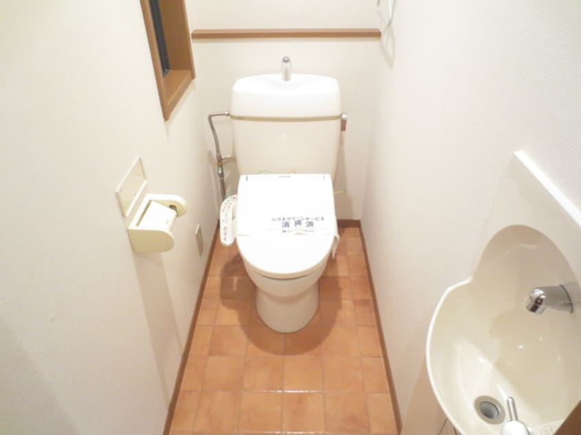 トイレ 戸崎町貸家