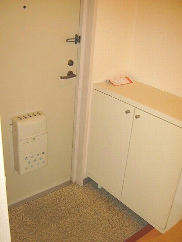 靴箱 アムール魚住