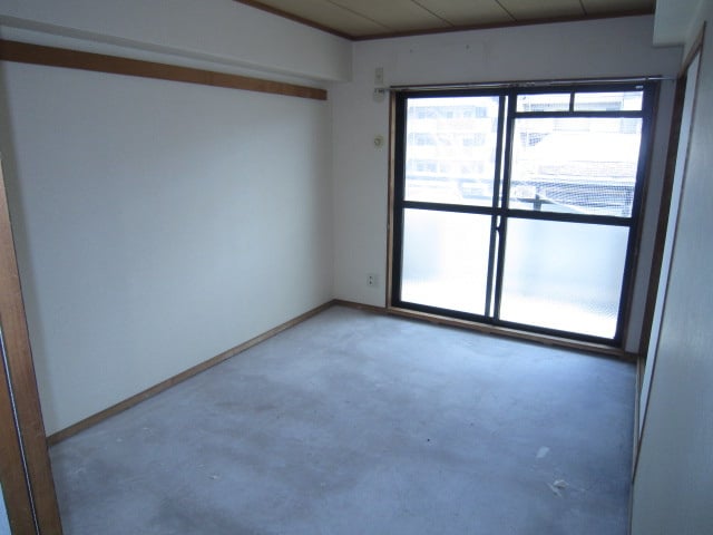 居室 アムール魚住