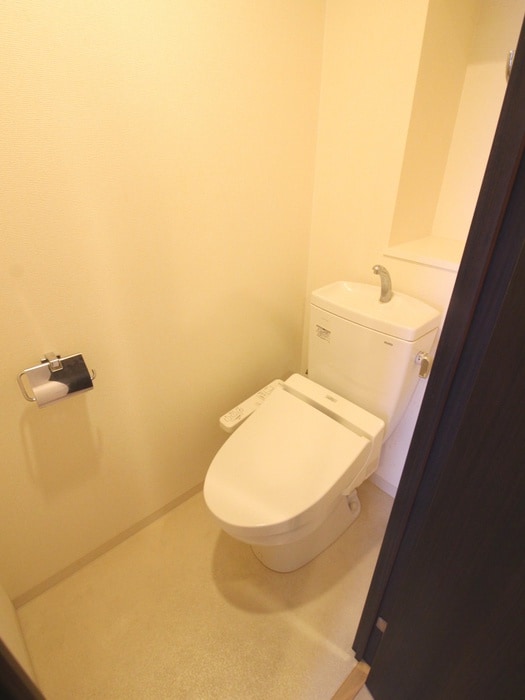 トイレ ｴｽﾃﾑｺｰﾄ新大阪Ⅹｻﾞ･ｹﾞｰﾄ(711)