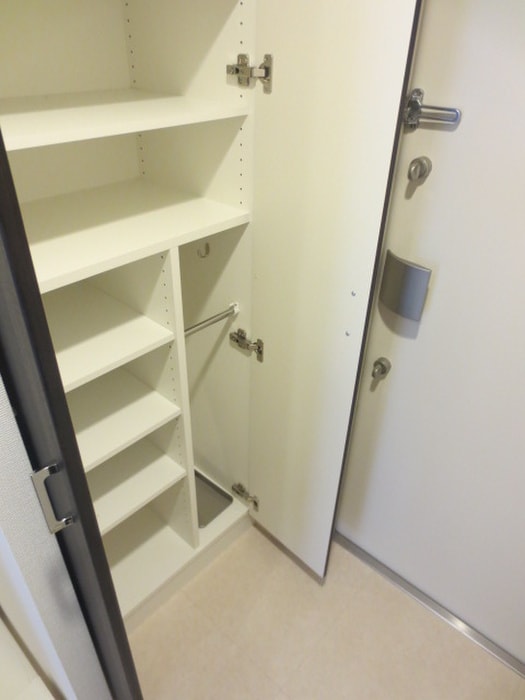 靴箱 ｴｽﾃﾑｺｰﾄ新大阪Ⅹｻﾞ･ｹﾞｰﾄ(1002)