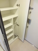 靴箱 ｴｽﾃﾑｺｰﾄ新大阪Ⅹｻﾞ･ｹﾞｰﾄ(1002)