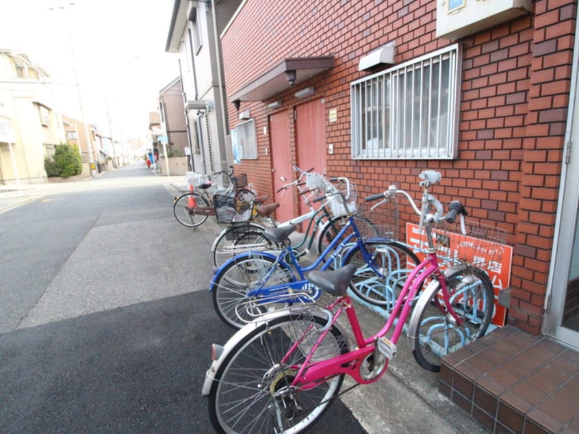 駐輪場 ルネ岩崎