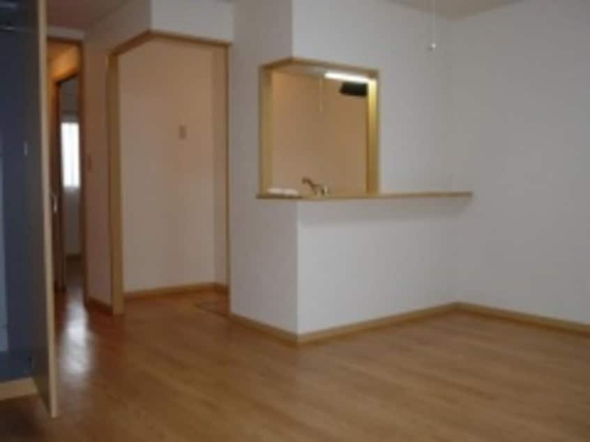 居室 サンモ－ル和坂