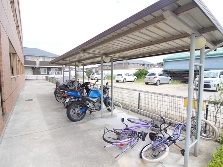 駐輪場 サンモ－ル和坂