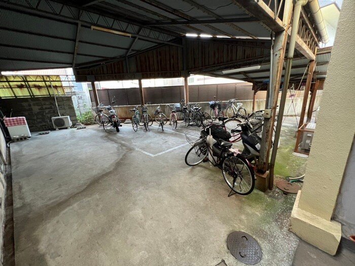 駐輪場 花谷マンション