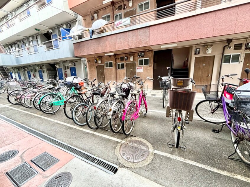 駐輪場 万代マンション