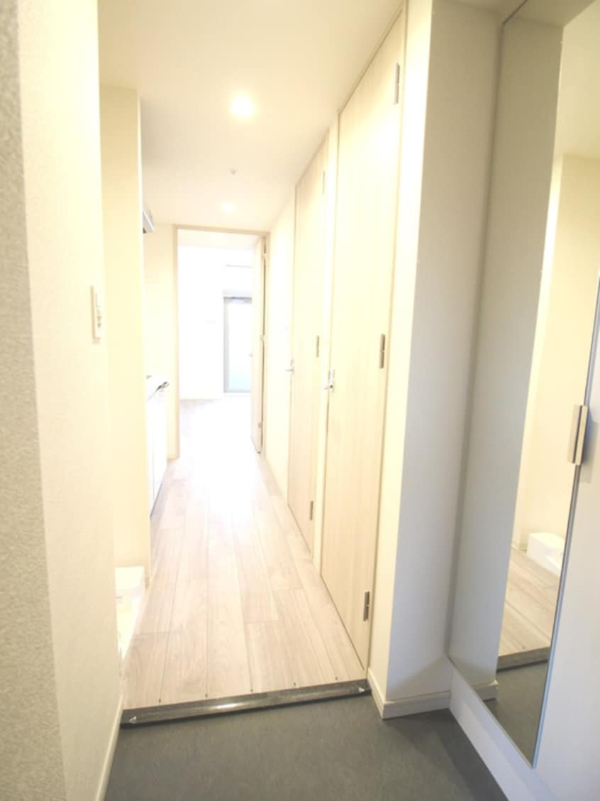 玄関 ﾌﾟﾚｻﾝｽOSAKA西中島ﾘｴｿﾞﾝ(908)