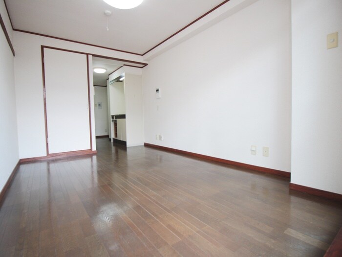 居室 モナクヴィラウエバ