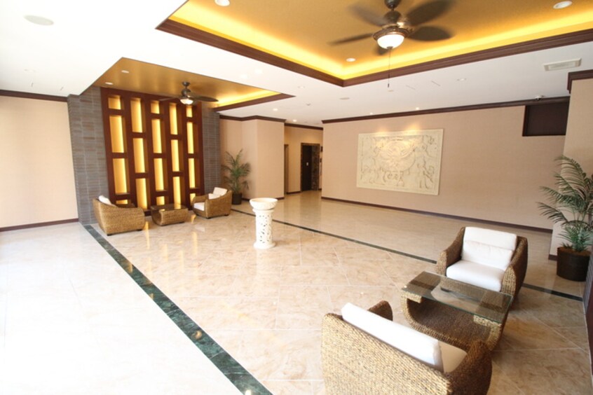 エントランス部分 プレジオ内代