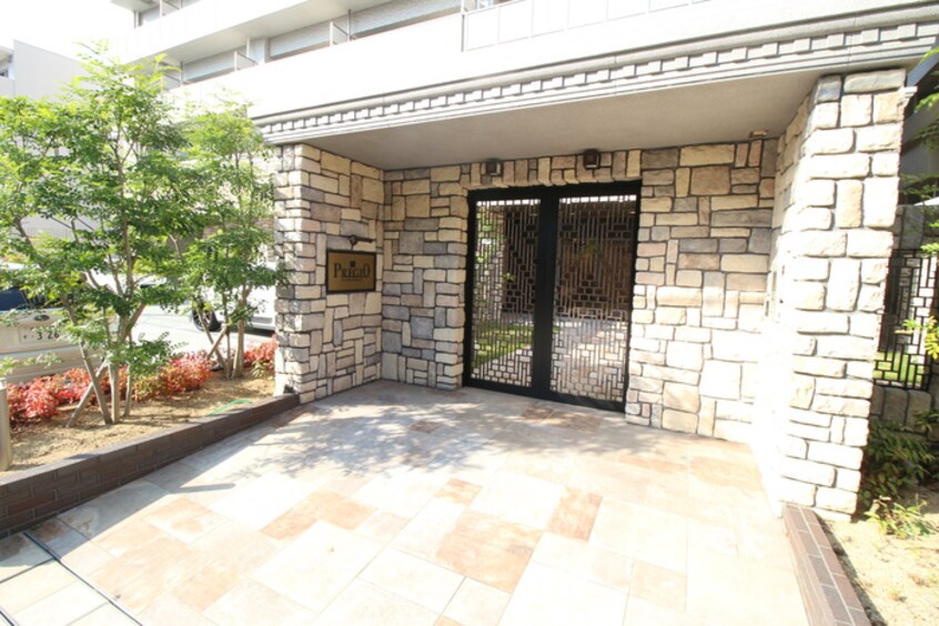 エントランス部分 プレジオ内代