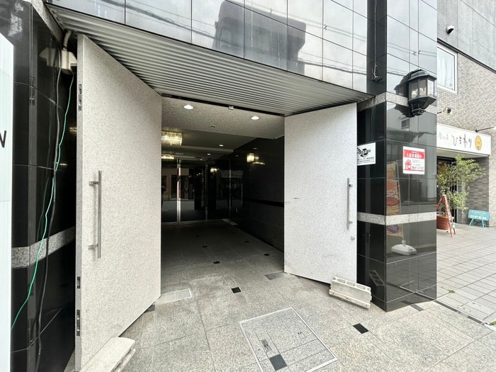 エントランス部分 アムズＶ桑津