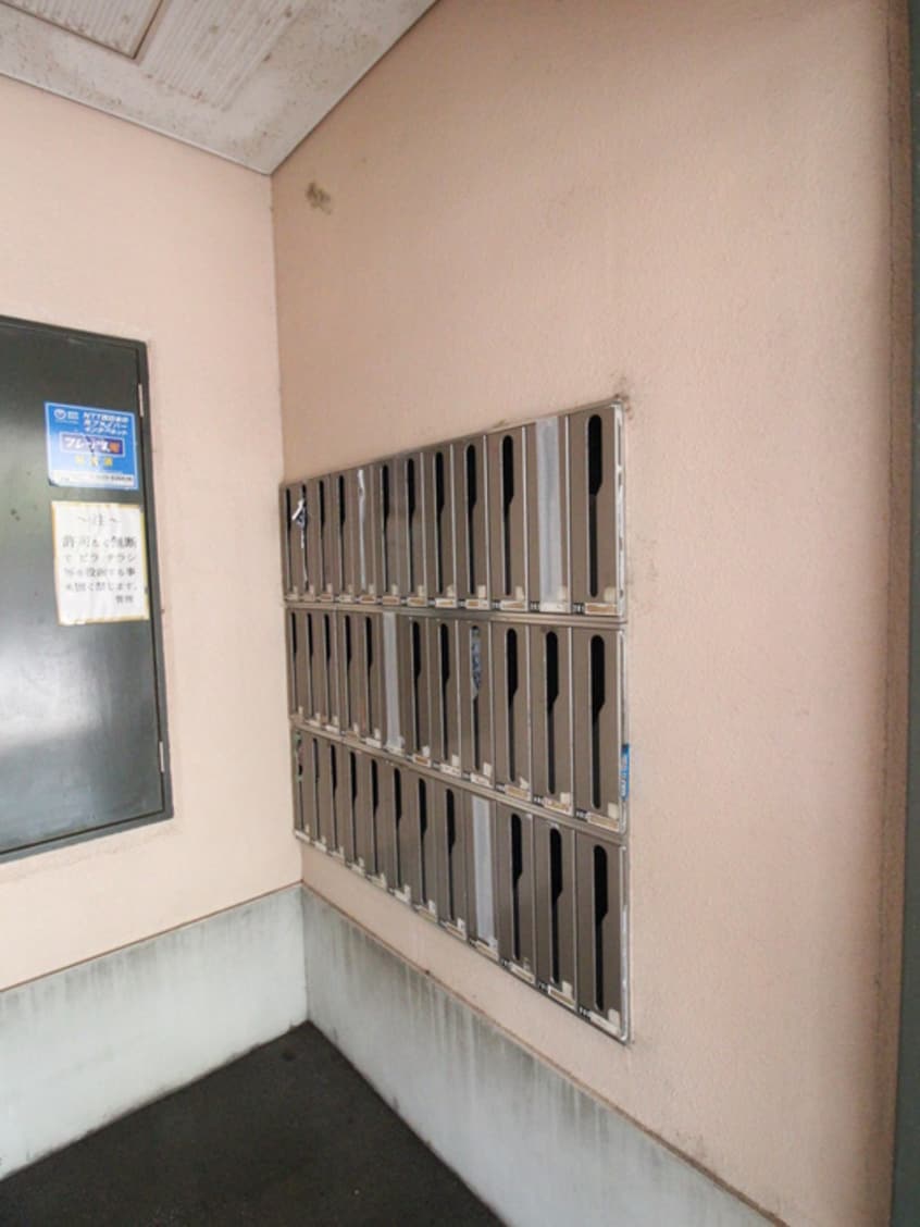 エントランス部分 ハイネス石川