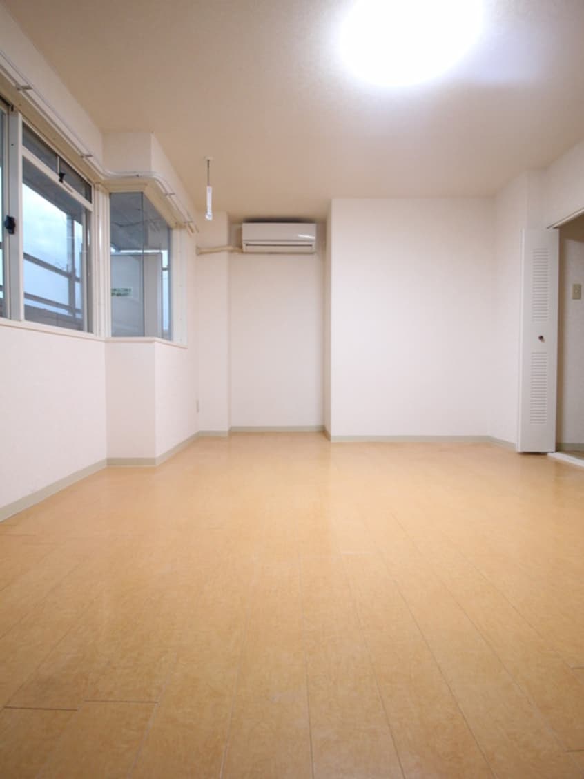 内観写真 ハイネス石川