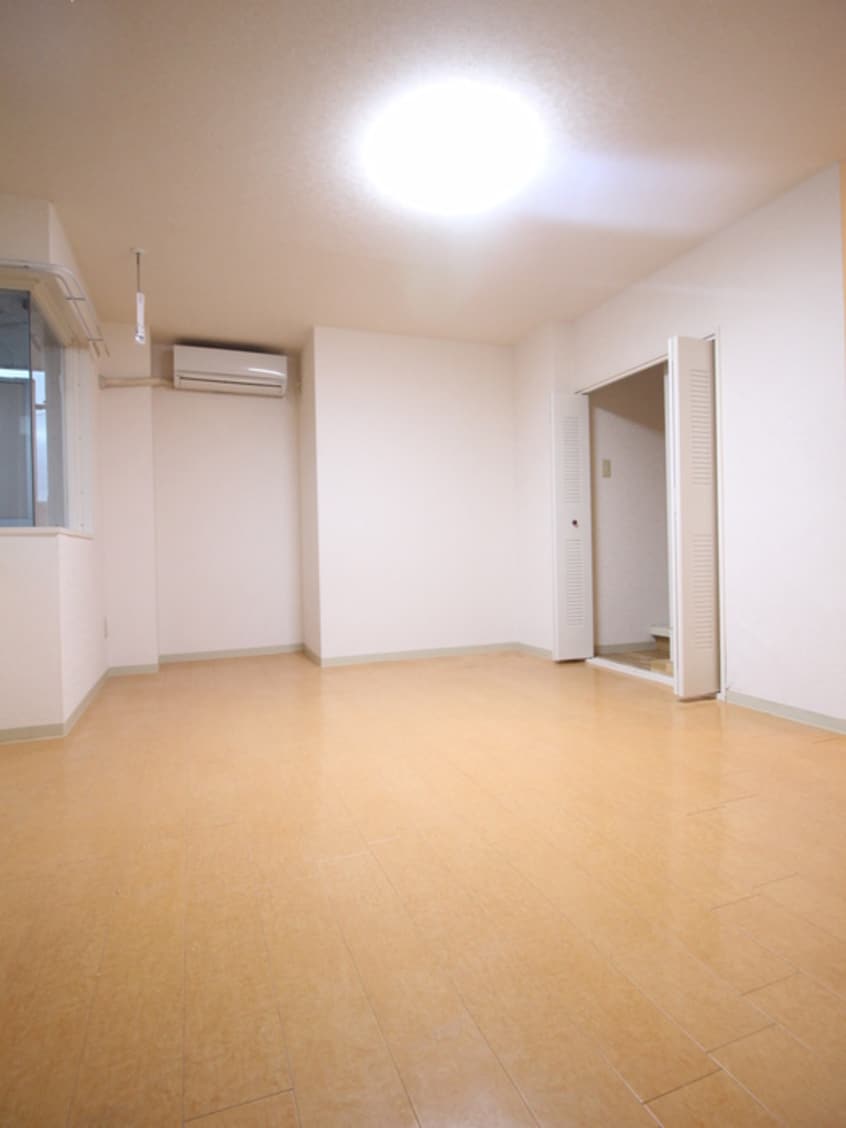 内観写真 ハイネス石川