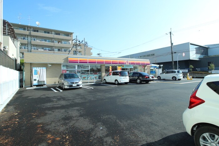 サークルK枚方東山２丁目店(コンビニ)まで522m 奥田ハイツ