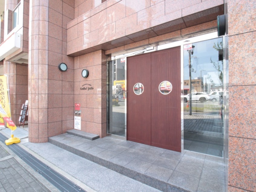 エントランス部分 エクセレント上新１３