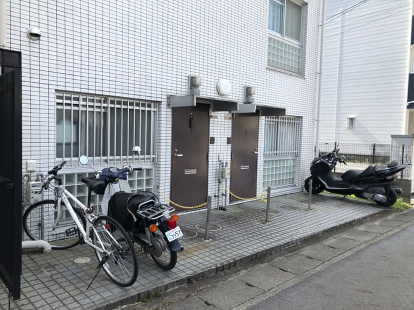 駐輪場 ドミノリバ－サイド