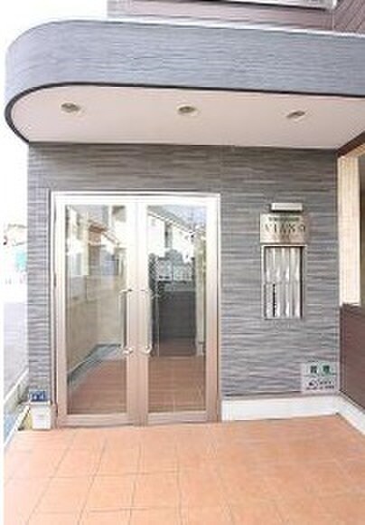 エントランス部分 ﾜｺｰﾚｳﾞｨｱｰﾉ山下町ｿﾘｱ