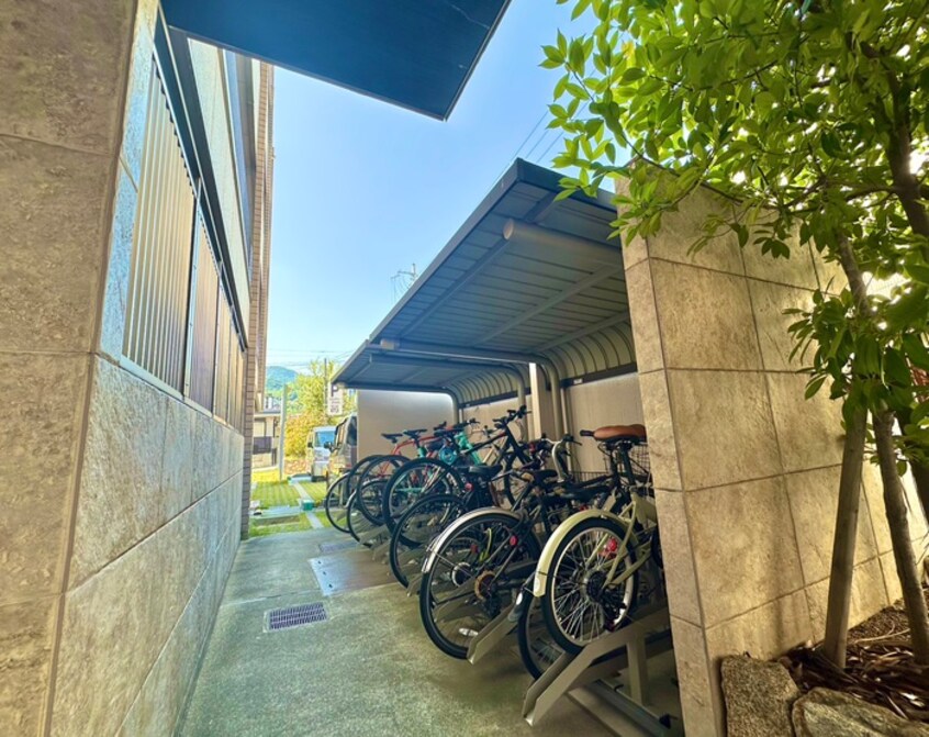 駐輪場 GAZELLE COVE 芦屋西