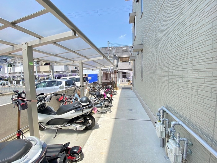 駐輪場 グランスタ花山