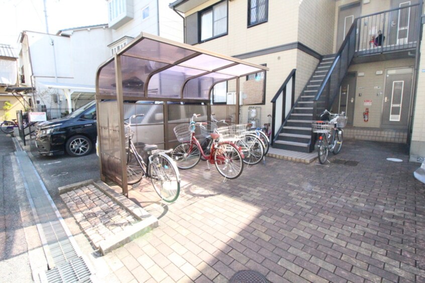 駐輪場 ハイランド栄