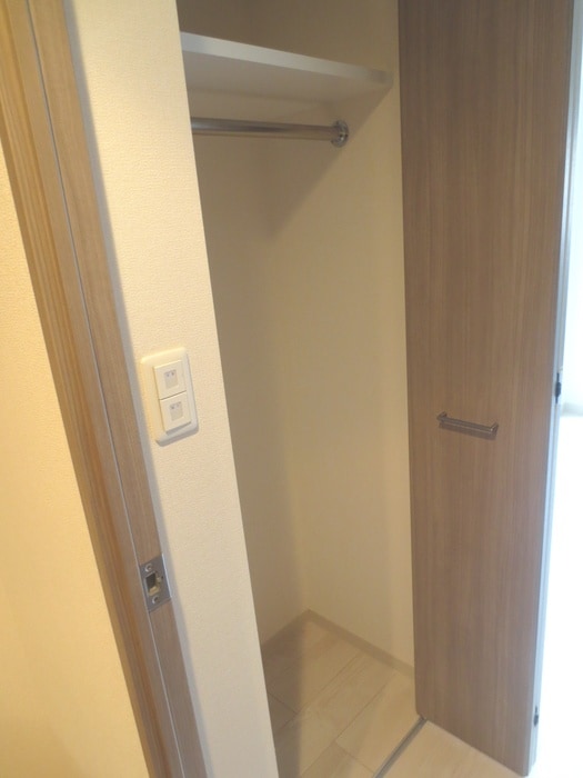 収納 ﾌﾟﾚｻﾝｽ松屋町駅前（１１０４）